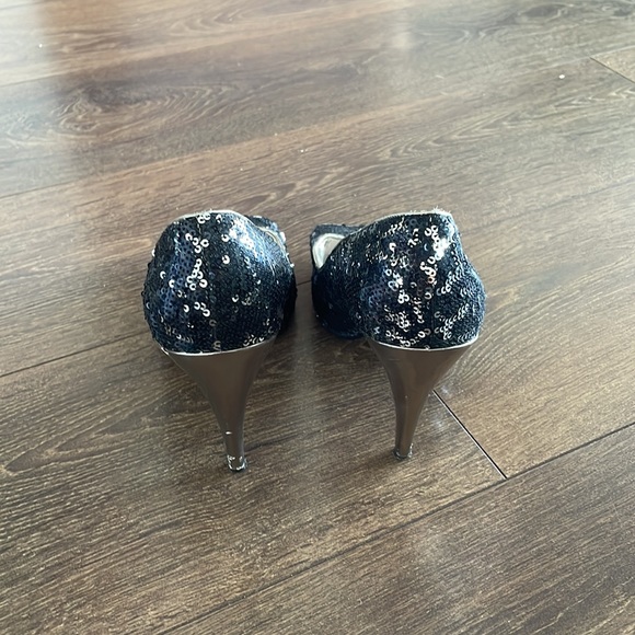 Attitude sequence heels for sale. Shipping price varies. - Picture 3 of 4